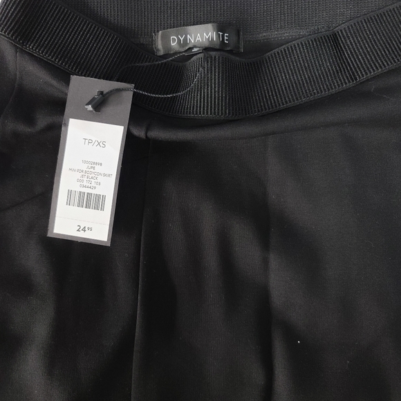 2/25$ 🛍 NWT Dynamite black skirt - Picture 2 of 2